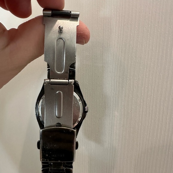 Guess rhinestone water resistant steel wrist watch *has not been tested* - Picture 4 of 16